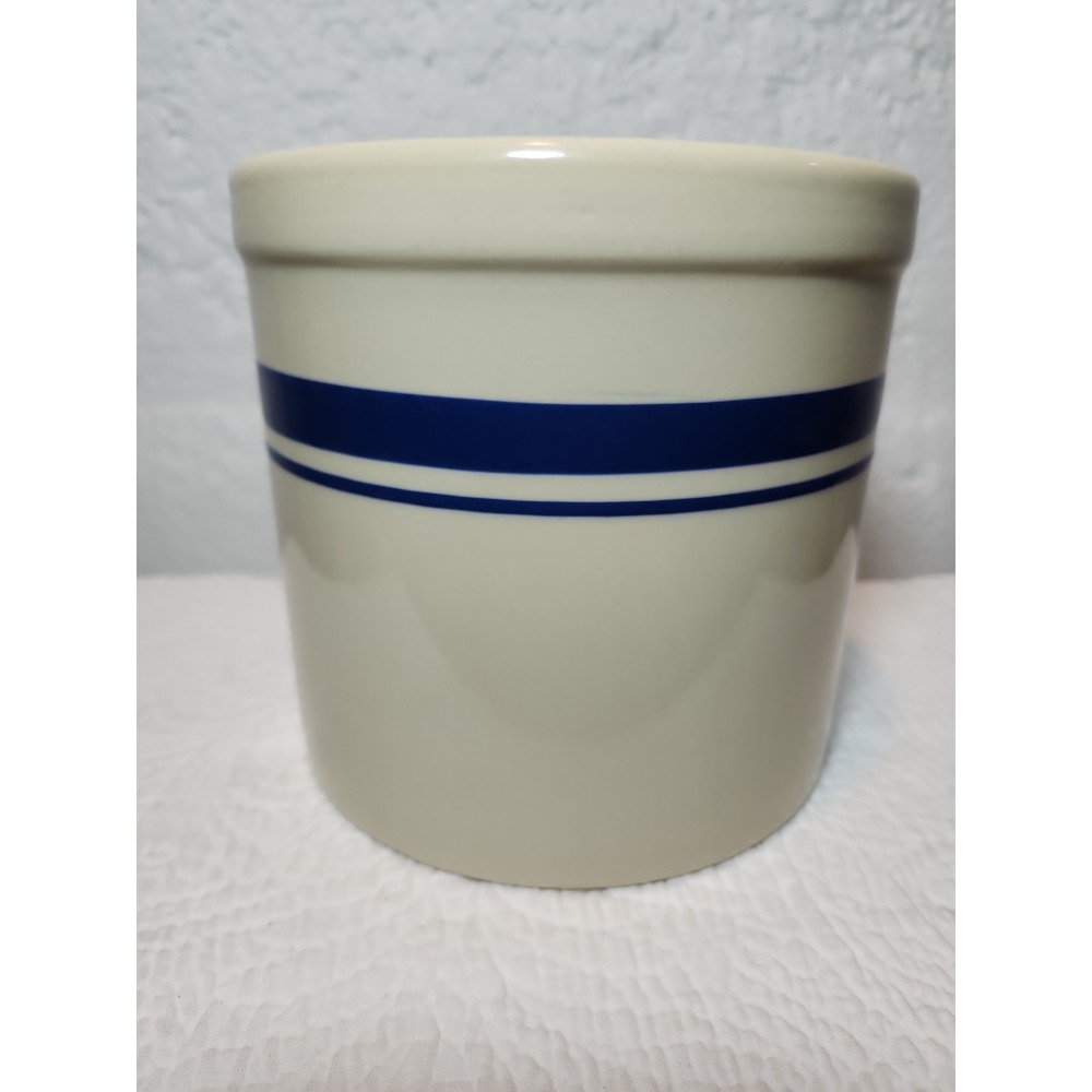 2-quart stoneware crock Roseville, Ohio. Made In USA